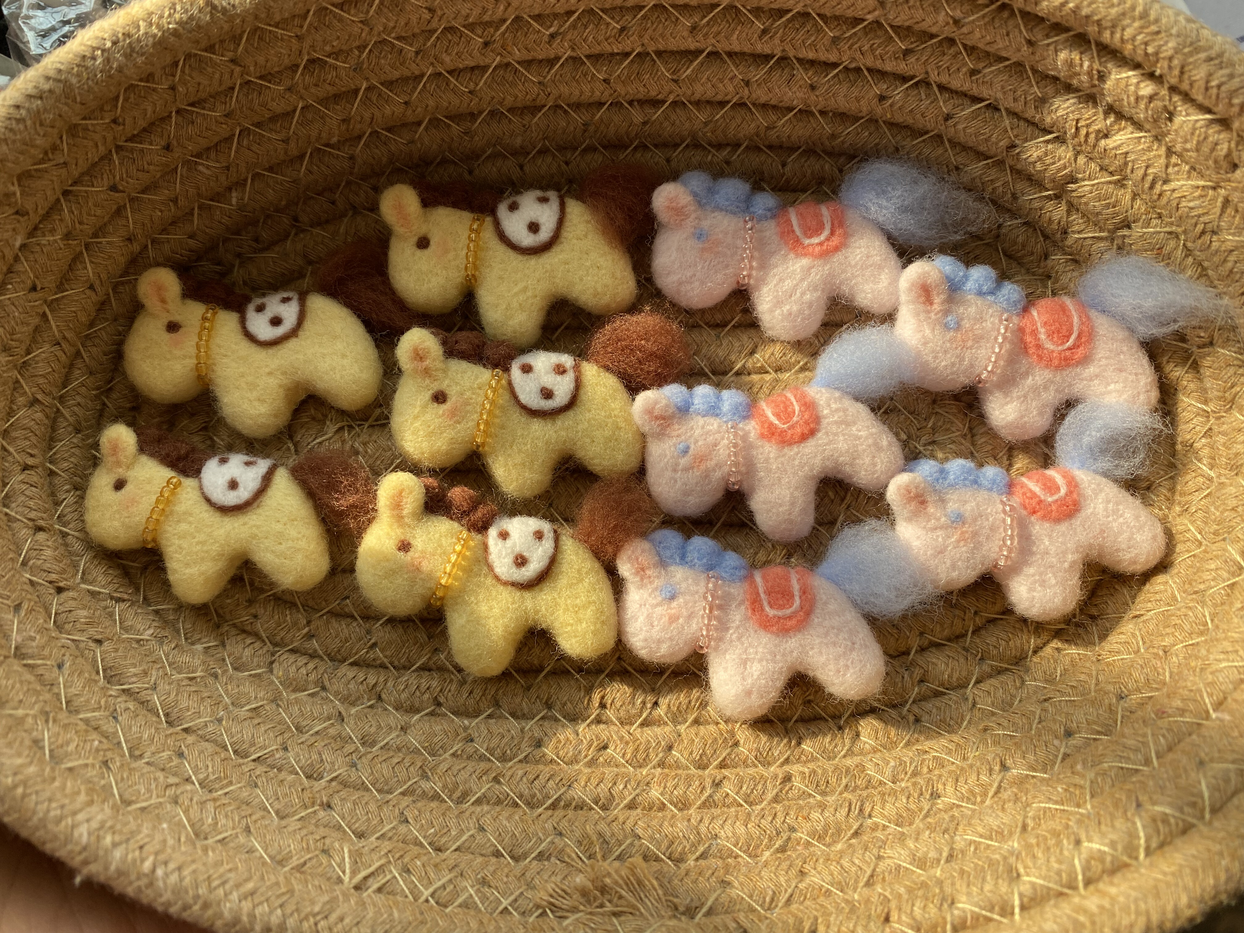 成品小马胸针包包配饰羊毛毡可爱胸针