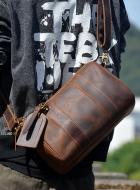 疯马牛皮复古斜挎男包圆桶包简约单肩包大容量邮差包休闲潮背包男