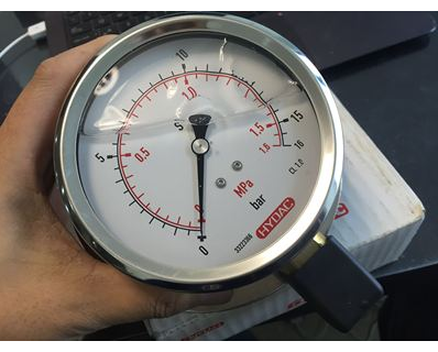 HYDAC压力表HM100-16-R-G1/2-BF ，含油耐震 16BAR/1.6MPA