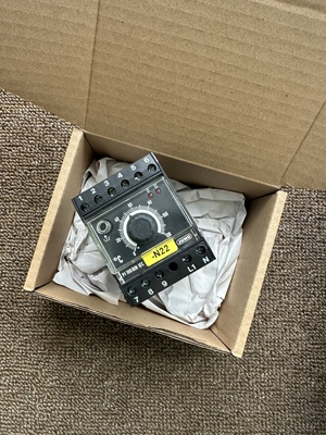 JUMO温控器701130/0253-001-02/205,245,056现货如图9成新议价