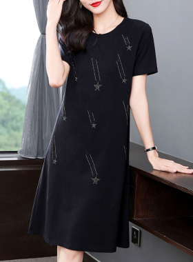 黑色连衣裙女夏季2026新款胖mm大码中长款宽松百搭短袖t恤a字裙子