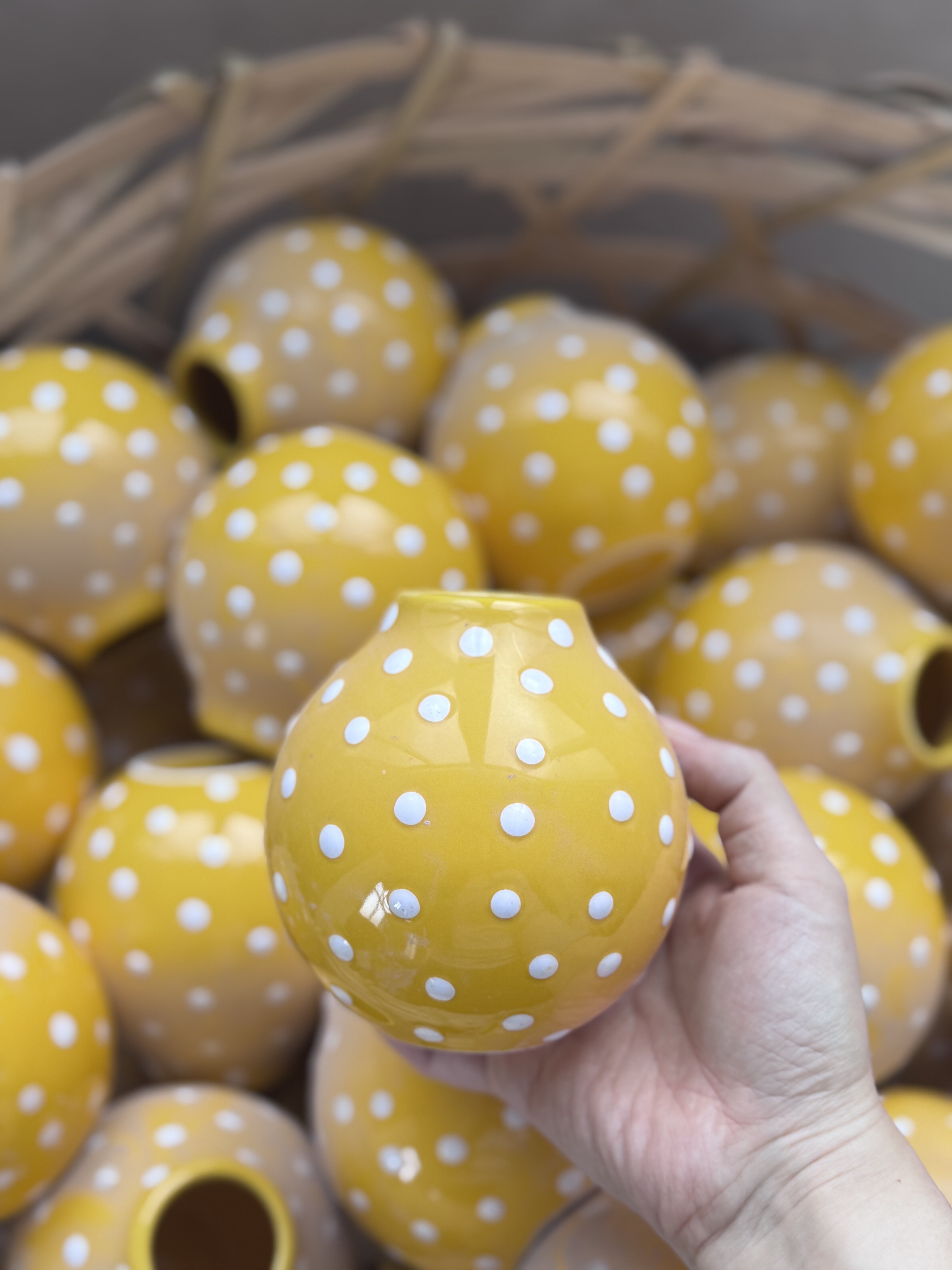 柠檬黄陶瓷小花瓶民宿设计师样板间花插摆件田园茶室台面花器