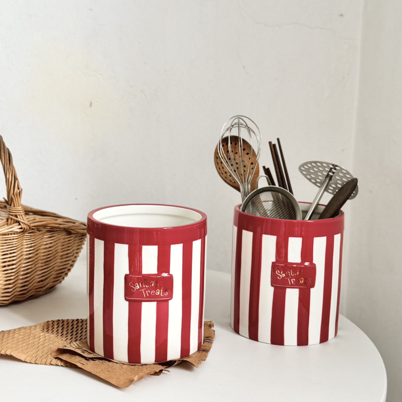 外贸尾货红色条纹直筒厨房打蛋器收纳罐家用储物罐筷子擀面杖漏勺