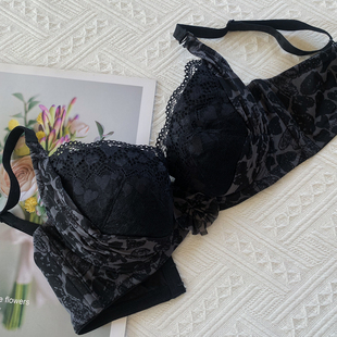 日本原单爱心印花上托小胸聚拢黑色文胸宽肩带收副乳调整70B70C