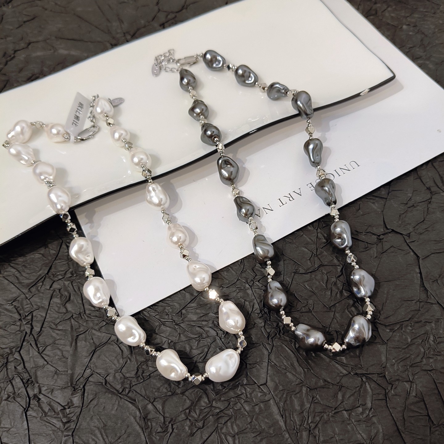 新款时尚百搭灰色异型珍珠项链女毛衣链秋冬轻奢小众高级感锁骨链