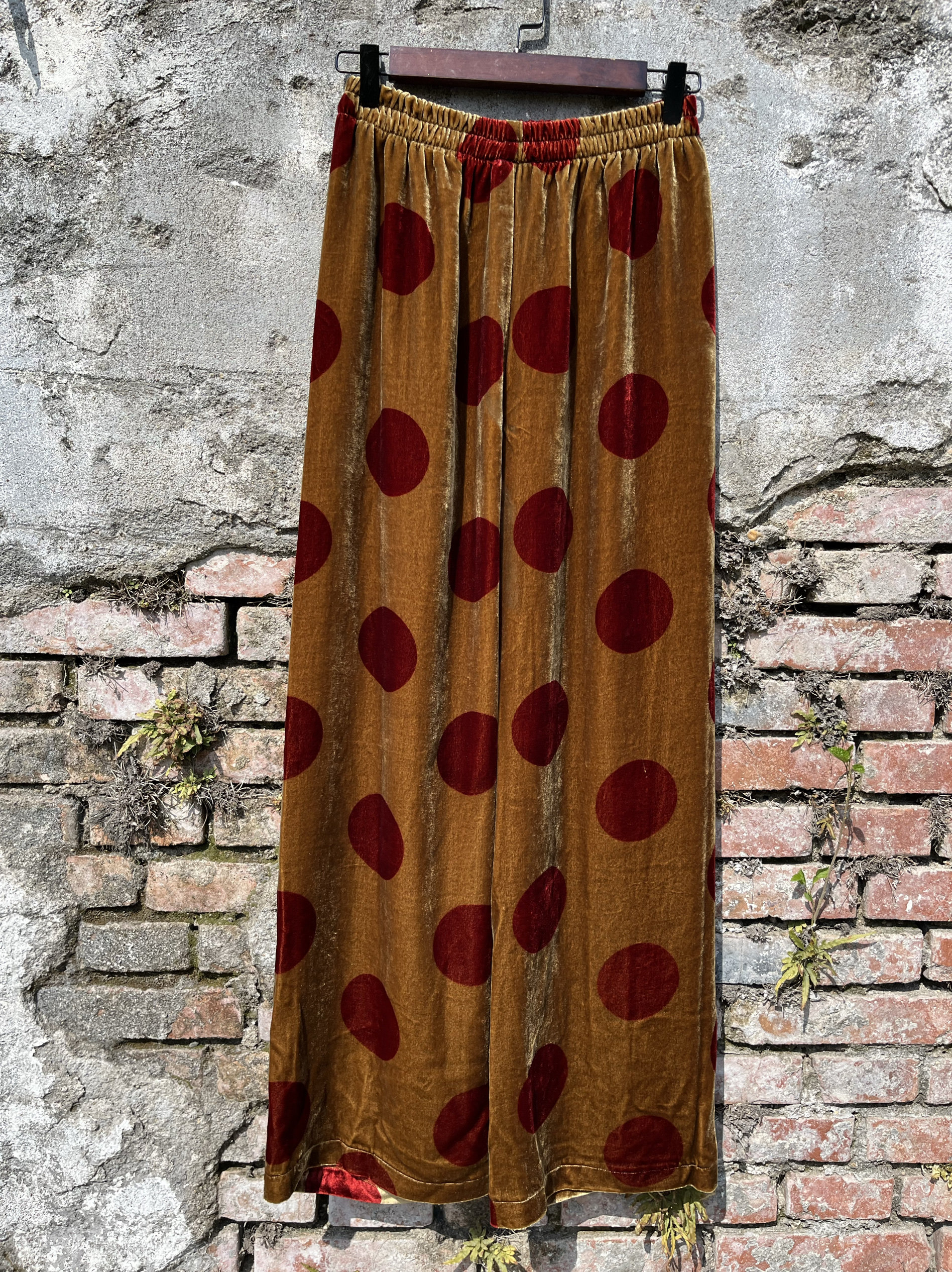 新中式国风棕色丝绒裤子女秋冬休闲宽松垂感直筒裤红色圆点阔腿裤,女装/女士精品,休闲裤,淘宝优惠券,粉丝福利购,淘宝优惠卷