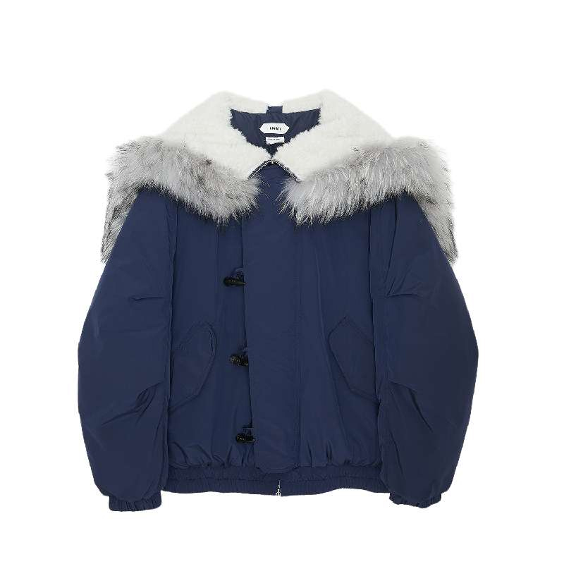 角扣连帽羽绒服角扣连帽羽绒服