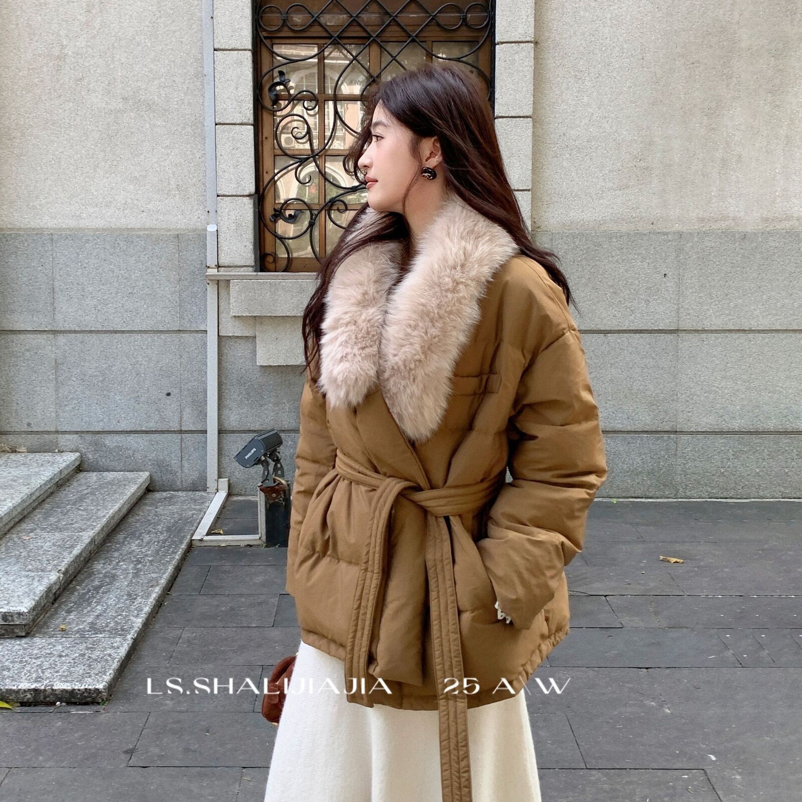 LS述致 大毛领白鸭绒羽绒服女2025冬季新款短款小个子上衣外套Y17