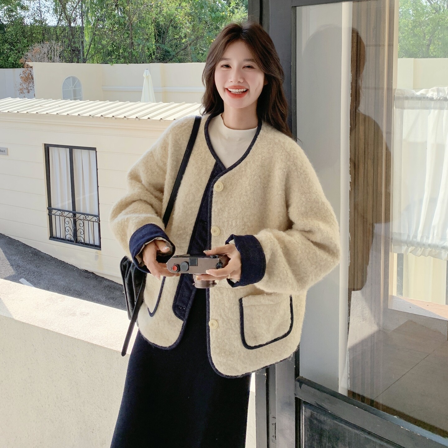 米白色韩系呢子短外套女秋冬小个子宽松皮毛一体加厚保暖毛绒上衣