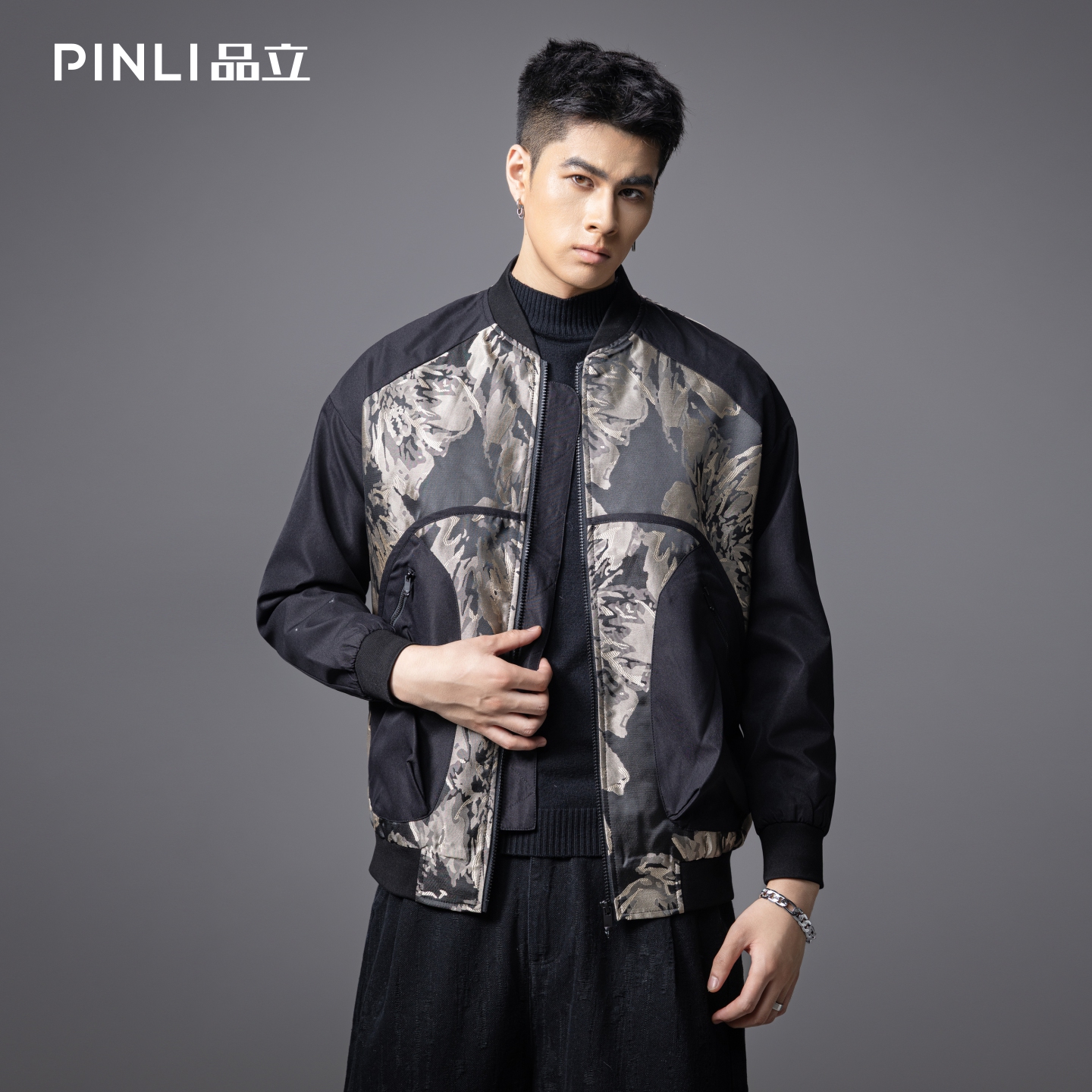 品立复古提花棒球领宽松夹克外套