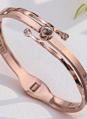 轻奢LOVE语言镶钻不掉色钛钢手镯