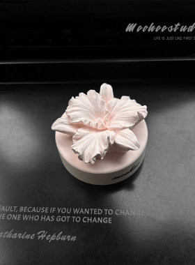 蝴蝶兰汽车香水香薰摆件高档温柔女士车载香膏淡香持久车内装饰品