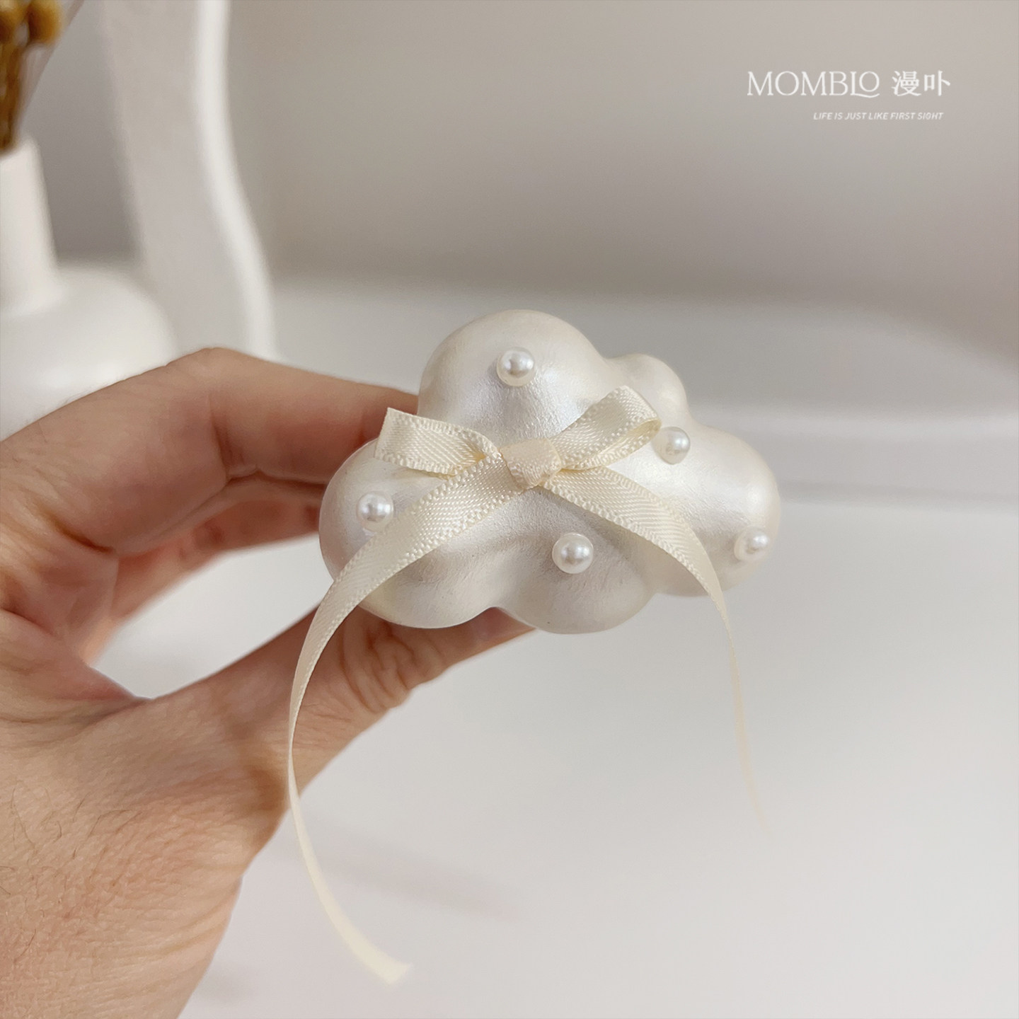 汽车出风口珍珠丝带蝴蝶结珠光香水装饰品空调车载香薰石膏扩香石