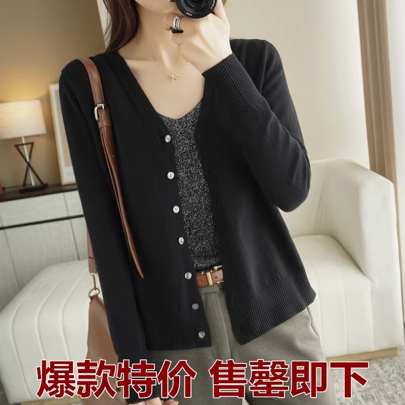 2025春季V领羊毛开衫女羊绒衫宽松大码外套针织薄款短款外搭毛衣
