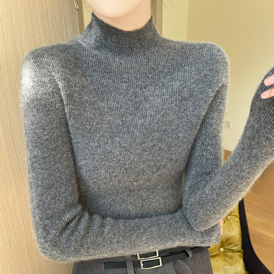 羊毛套头半高领纯色针织衫