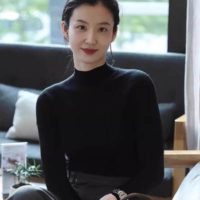 法式黑色半高领打底衫女秋冬内搭正肩针织衫修身高级感中领毛衣