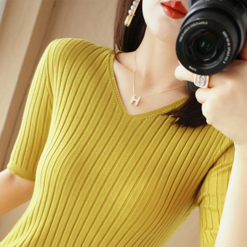 V领套头百搭修身针织短袖