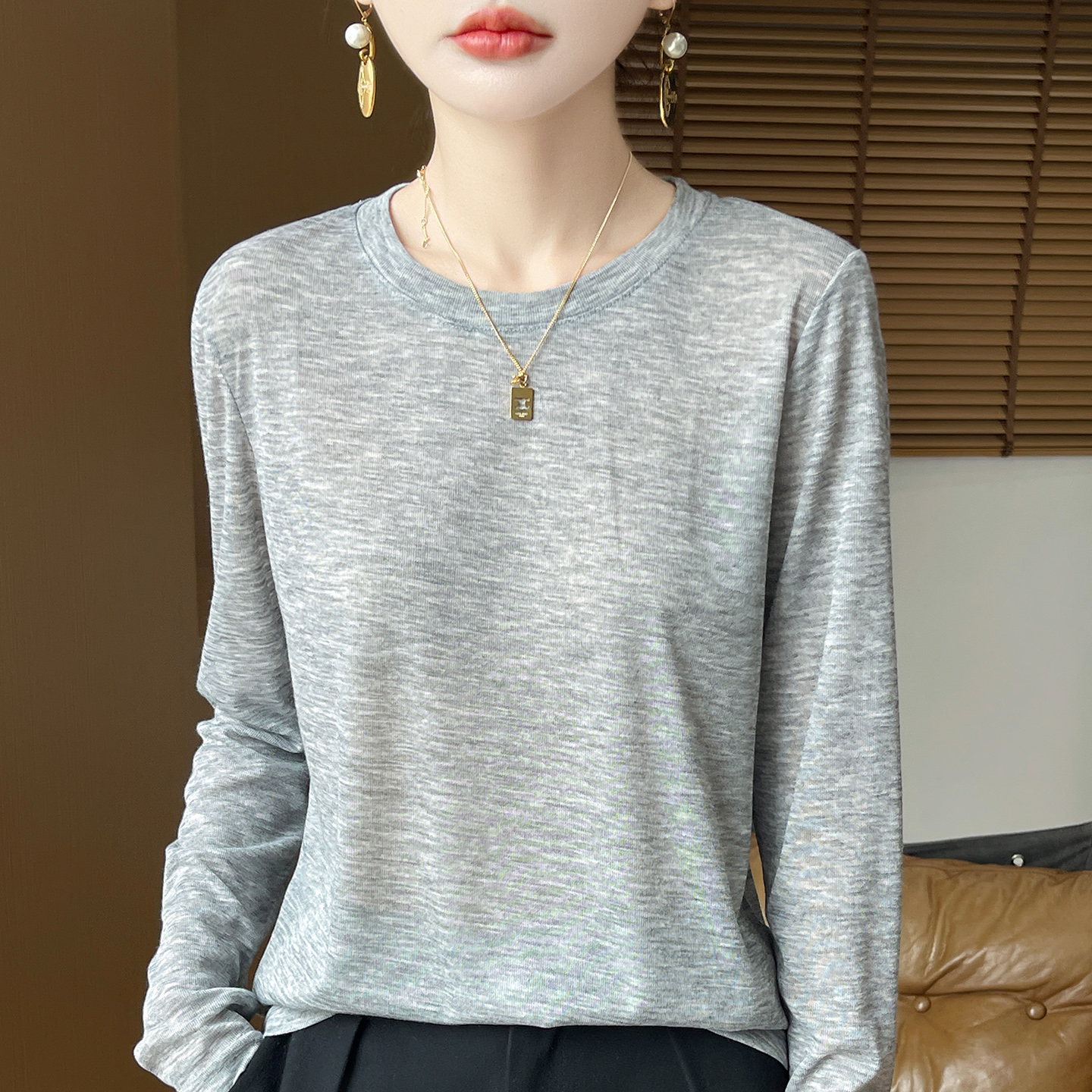 洋气早秋新款圆领针织衫女宽松显瘦百搭长袖上衣可外穿简约打底衫