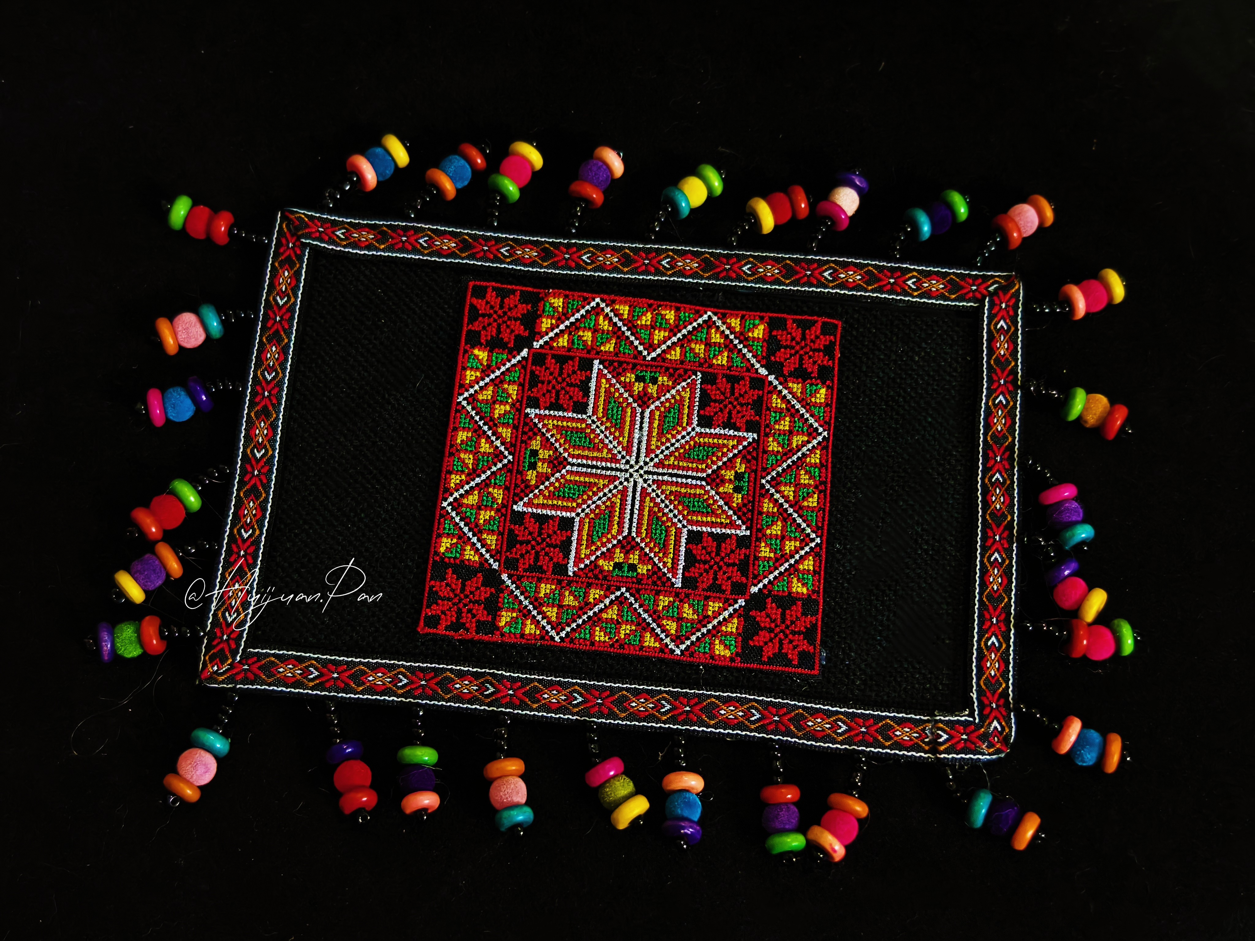 手工民族风瑶族刺绣车挂件防滑垫