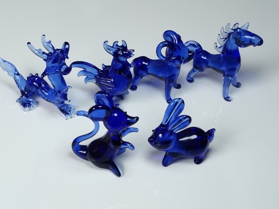 仿真蓝色小动物水晶玻璃鼠牛虎兔龙蛇马羊猴鸡狗猪可以定做包邮,饰品/流行首饰/时尚饰品新,摆件,淘宝优惠券,粉丝福利购,淘宝优惠卷