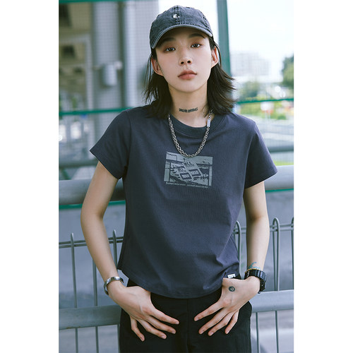短款T恤女小众设计感甜酷辣妹
