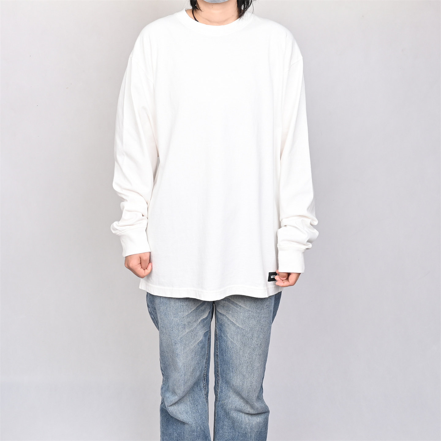 VANS范斯新款男子白色长袖T恤运动休闲圆领百搭上衣VN000PFKC9F图片