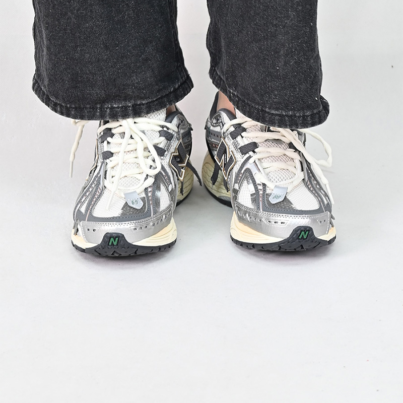 NEWBALANCE情侣款运动老爹鞋