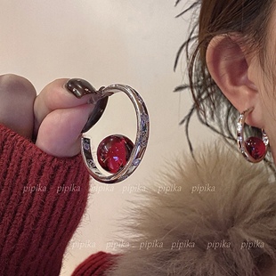 pipi原创小众红色灯泡C圈耳环耳圈女夸张高级感气质个性耳饰银针