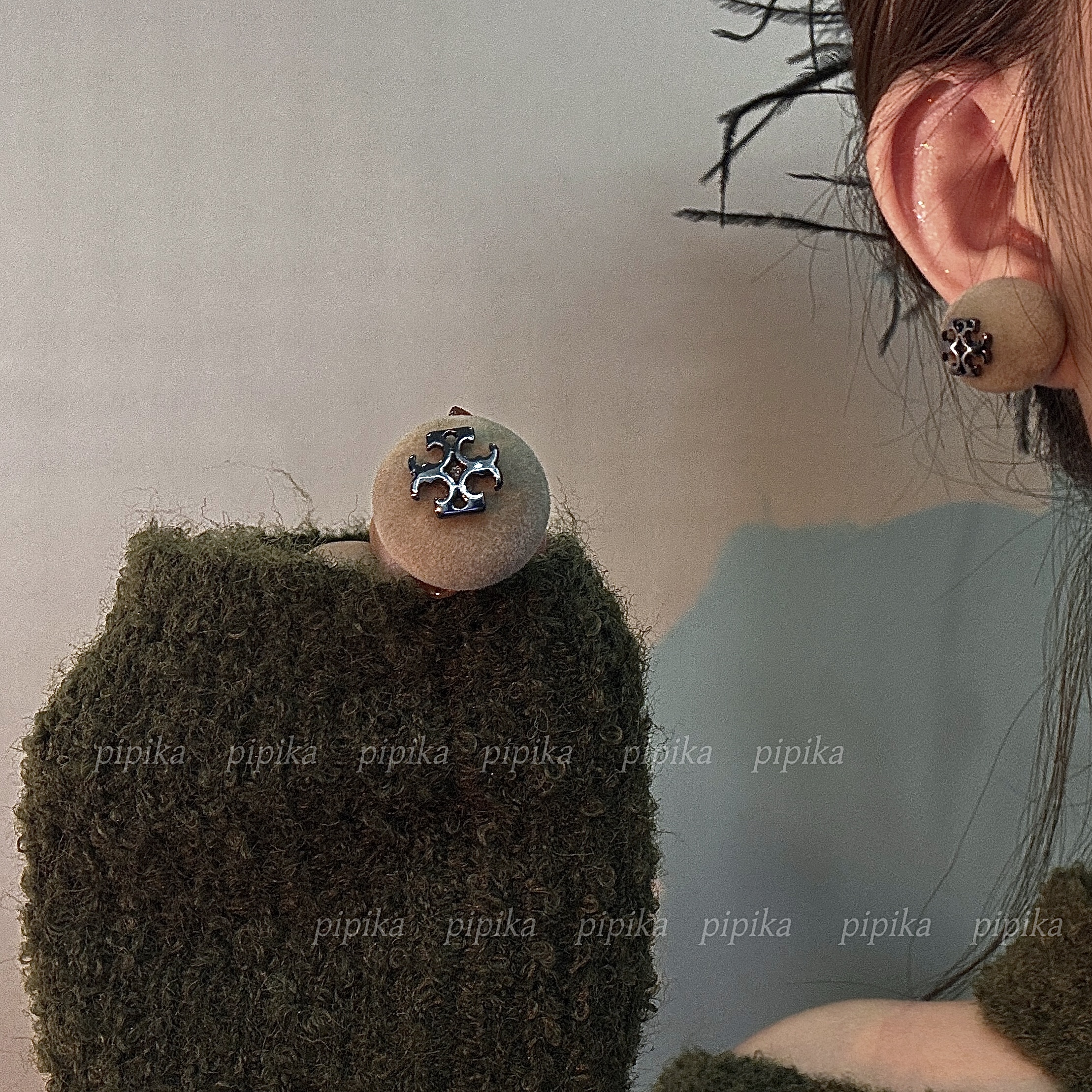 pipi原创秋冬氛围感丝绒耳钉复古圆球耳环甜酷风耳环高级银针百搭