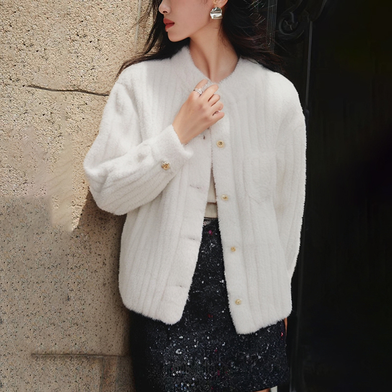 依目系列899元羊毛绒开衫外套