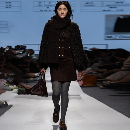 【祖系列】商场品牌女装折扣25冬麂皮绒套装1139元外套+579元半裙