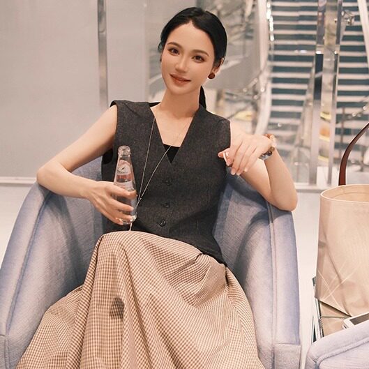 简约V领单排扣马甲外套
