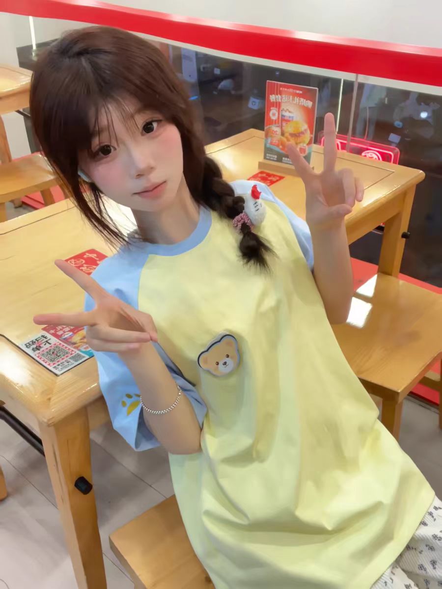 可爱小熊魔术贴撞色插肩袖T恤女夏季宽松小众设计感情侣短袖上衣
