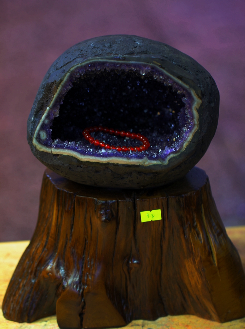 乌拉圭钱袋子紫晶洞聚财风水摆件