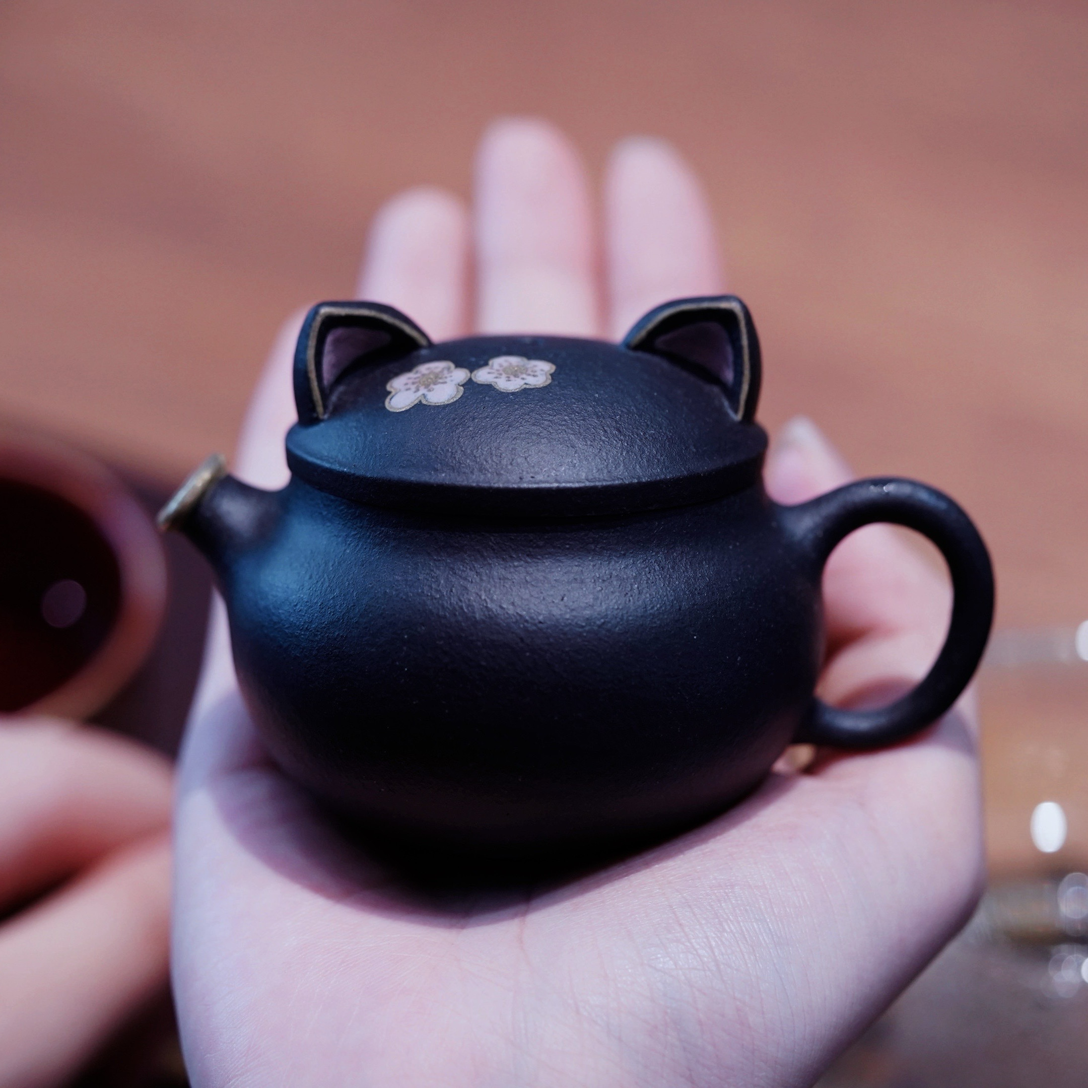 蜜糖紫砂｜原矿天青泥猪小花 纯茶壶