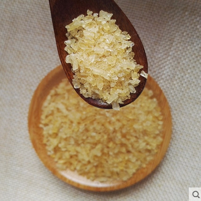 可以用于肉制品、肉馅、冻汁肉、奶糖、果汁软糖、牛轧糖、太妃糖、冰淇淋、酸乳制品、啤酒澄清剂、复合乳化稳定剂、保健食品、色拉、布丁、糖霜、蛋黄汁、明胶软糖、糕点、肉类罐头、火腿肠等食品的生产之中。