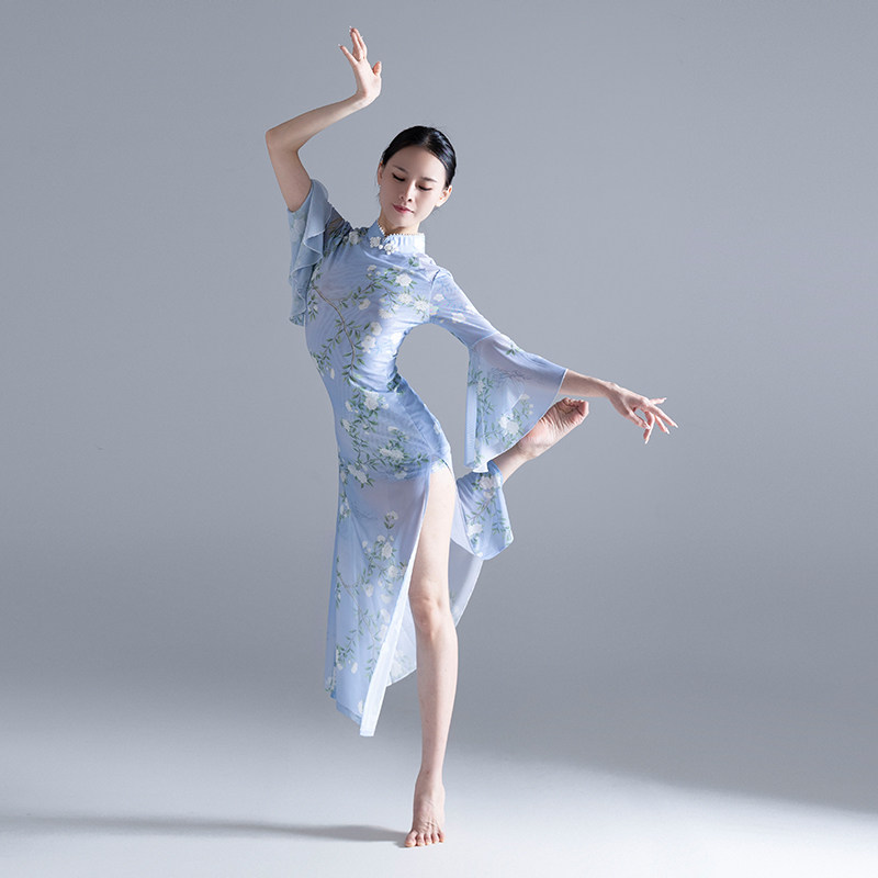 2023夏蓝色网纱印花阔袖旗袍式舞蹈服 立领开叉古风修身现代舞服