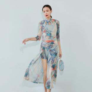 2023新款古典舞旗袍青色山水水墨画印花舞蹈服中袖镂空领口表演服