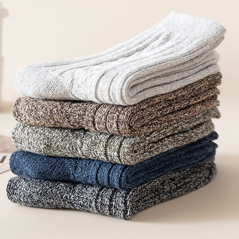 第二行人男女粗线袜子