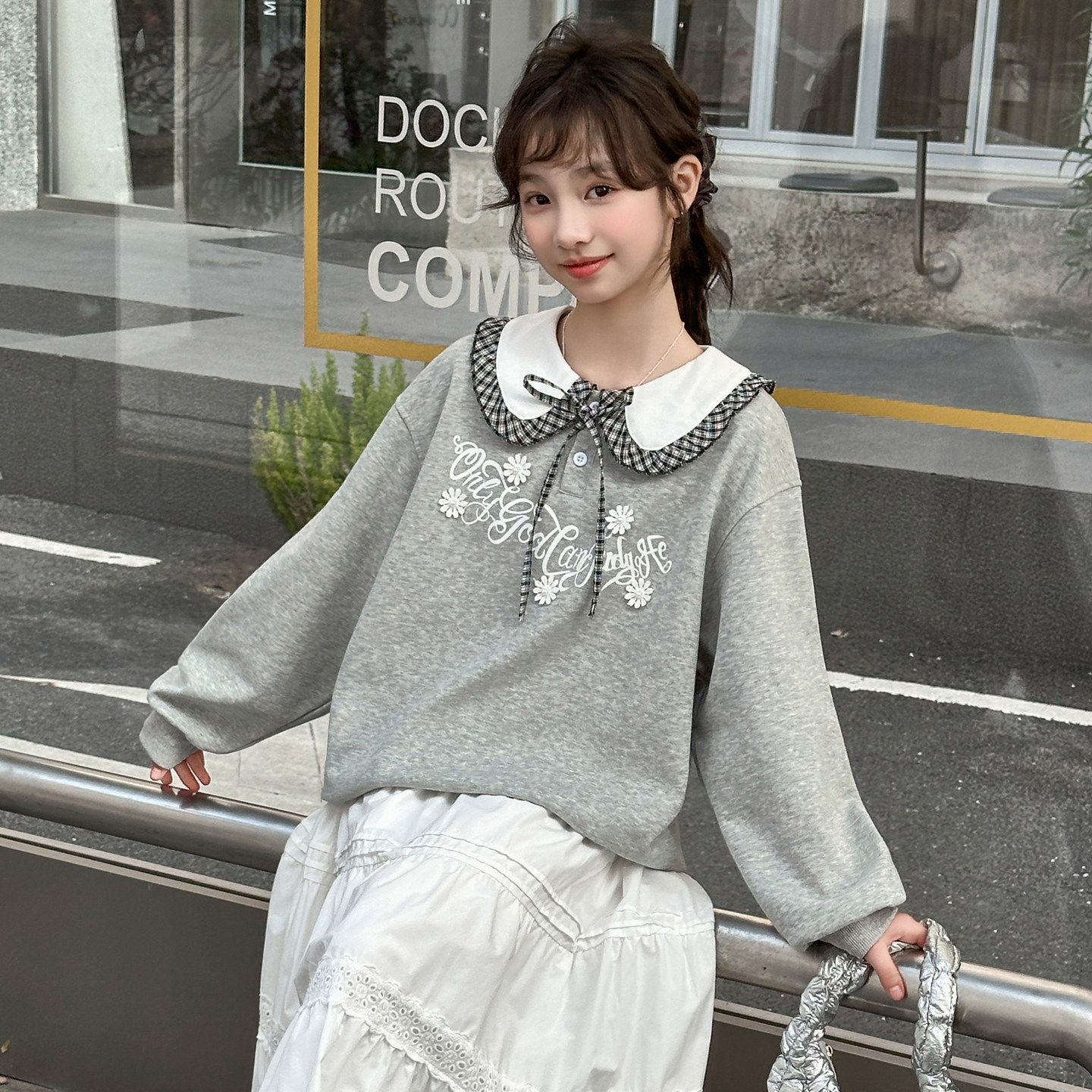 女童卫衣洋气时髦娃娃领儿童上衣初中生女孩超好看2026新款春秋装