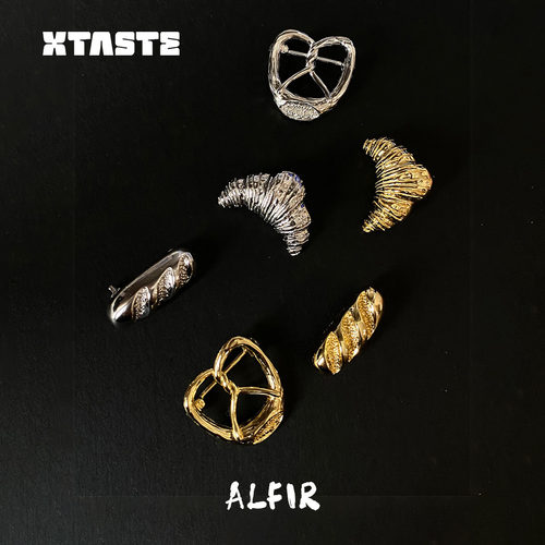 XTASTE Alfir 面包家族胸针牛角包 碱水结 法棍