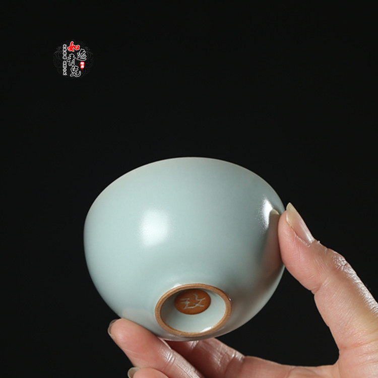龙泉青瓷功夫茶杯猪油冻天青釉王文手工杯冰裂品茗杯单杯普洱茶盏