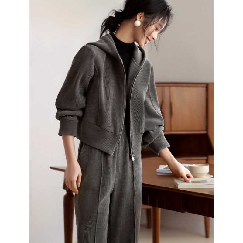 XWI/欣未小个子短款连帽外套套装女2025春秋设计感休闲长裤两件套,女装/女士精品,时尚套装,淘宝优惠券,粉丝福利购,淘宝优惠卷