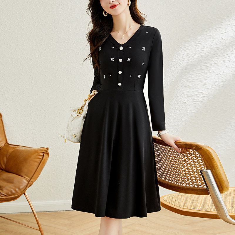 绣花时尚洋气修身中长款大码女装胖mm春秋季新款长袖连衣裙子黑色,女装/女士精品,大码连衣裙,淘宝优惠券,粉丝福利购,淘宝优惠卷