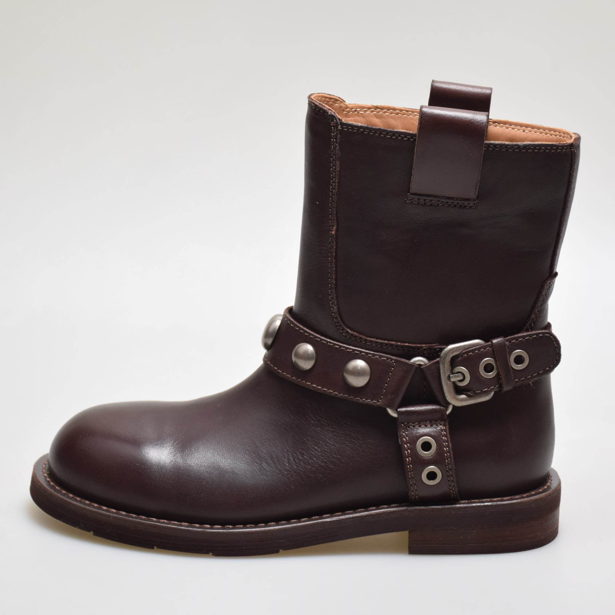 真皮加绒铆钉中筒机车靴女显腿长