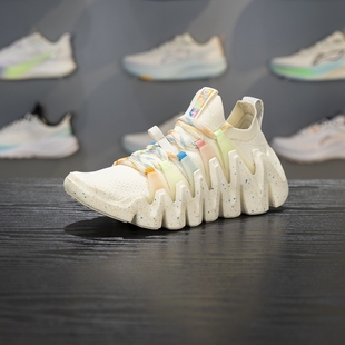 潮流百搭运动鞋 春夏一体织时尚 AZGS032 女鞋 中国李宁幻刺休闲鞋