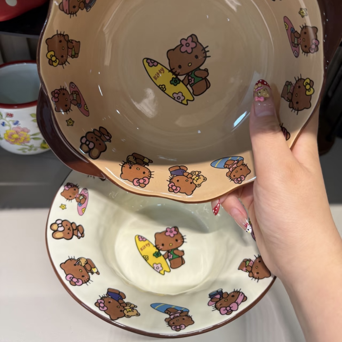 HelloKitty可爱黑皮冲浪凯蒂猫陶瓷盘家用餐具大号卡通甜点盘XG17