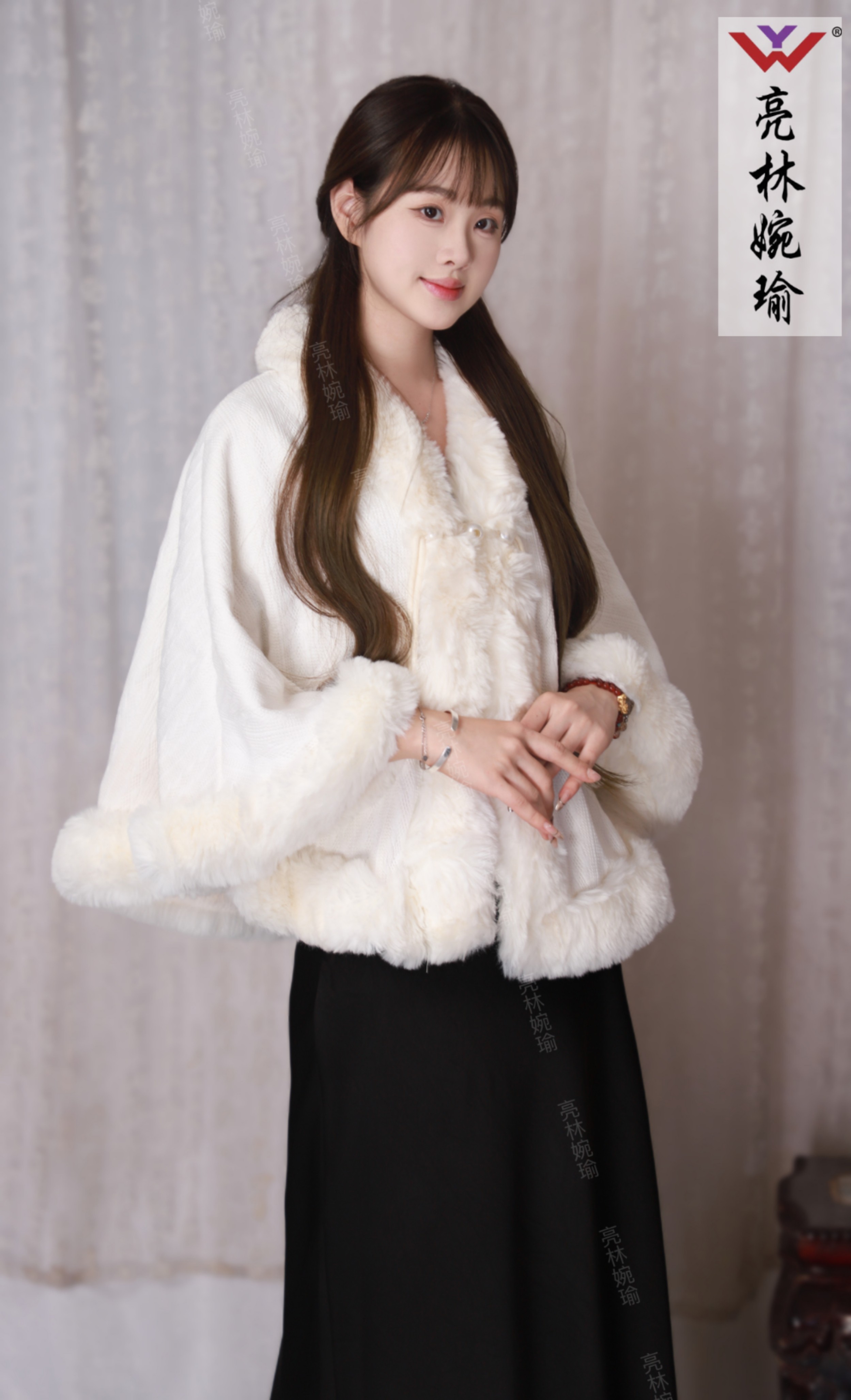 亮林婉瑜2025旗袍披肩斗篷保暖礼服婚纱外搭加绒秋季加厚