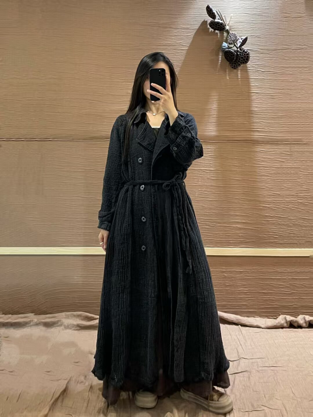 麻淑儿雨露麻手工拼接褶皱肌理麻个性裙摆风衣外套长袖连衣裙3258