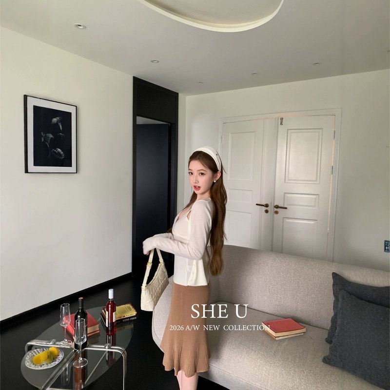 SHE十三行韩系纯欲风收腰半身裙